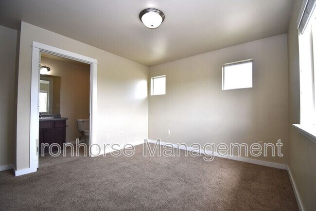Building Photo - 2226 Baxter Ln