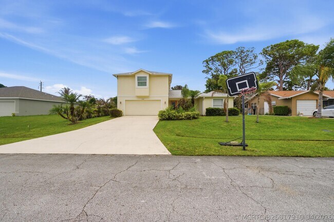Building Photo - 1707 SE Manth Ln