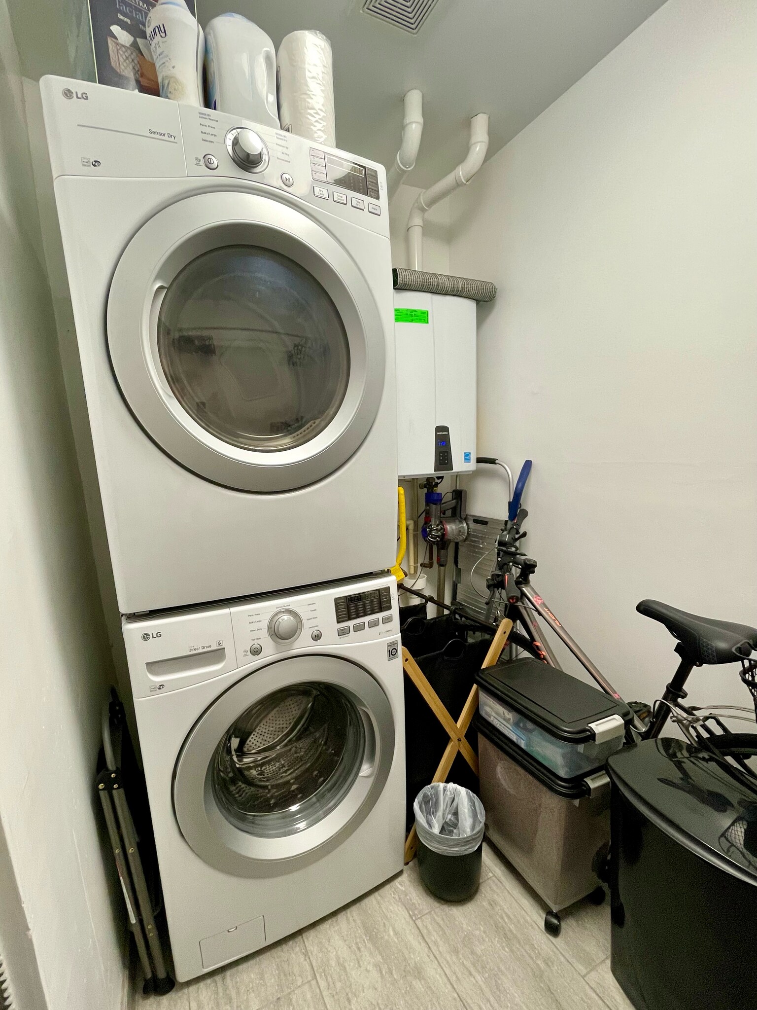 Building Photo - 308 Arno St NE