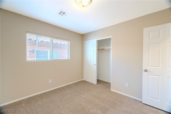 Building Photo - 7718 Ornamento Way