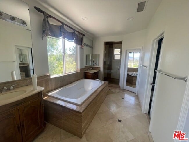 Building Photo - 24224 Edelweiss Ct