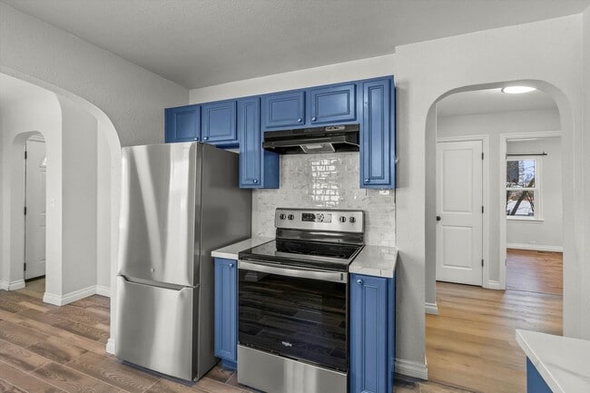 Building Photo - Well-Maintained Tacoma Brick home in Convenient Location