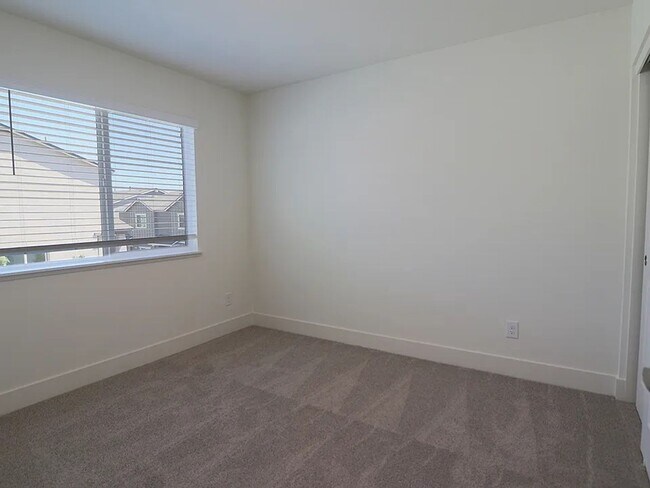 Building Photo - REDUCED - BRAND NEW - GRANITE - STAINLESS ...