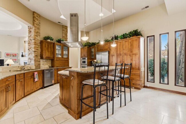 Building Photo - 13415 Pino Ridge Pl NE