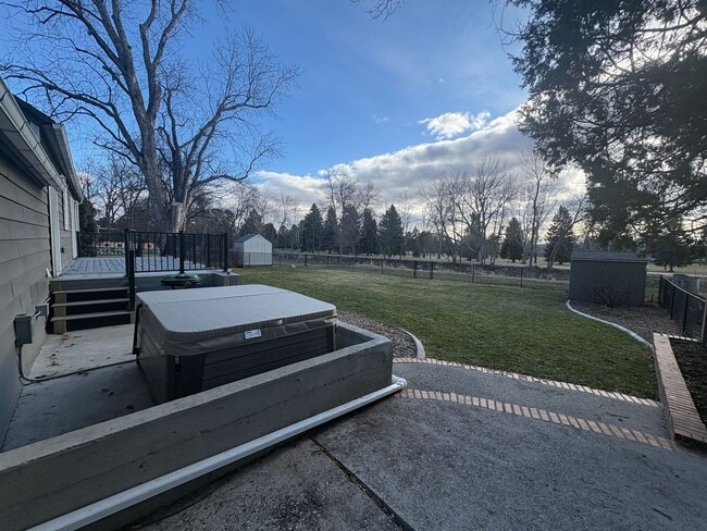 Building Photo - 4-bedroom, 2.5-bath home located on Poly.