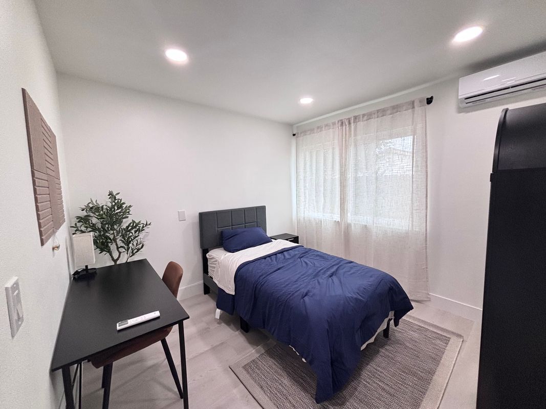 Building Photo - 270 W Blaine St