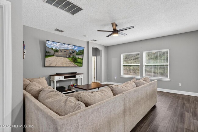 Building Photo - 2038 Creekmont Dr