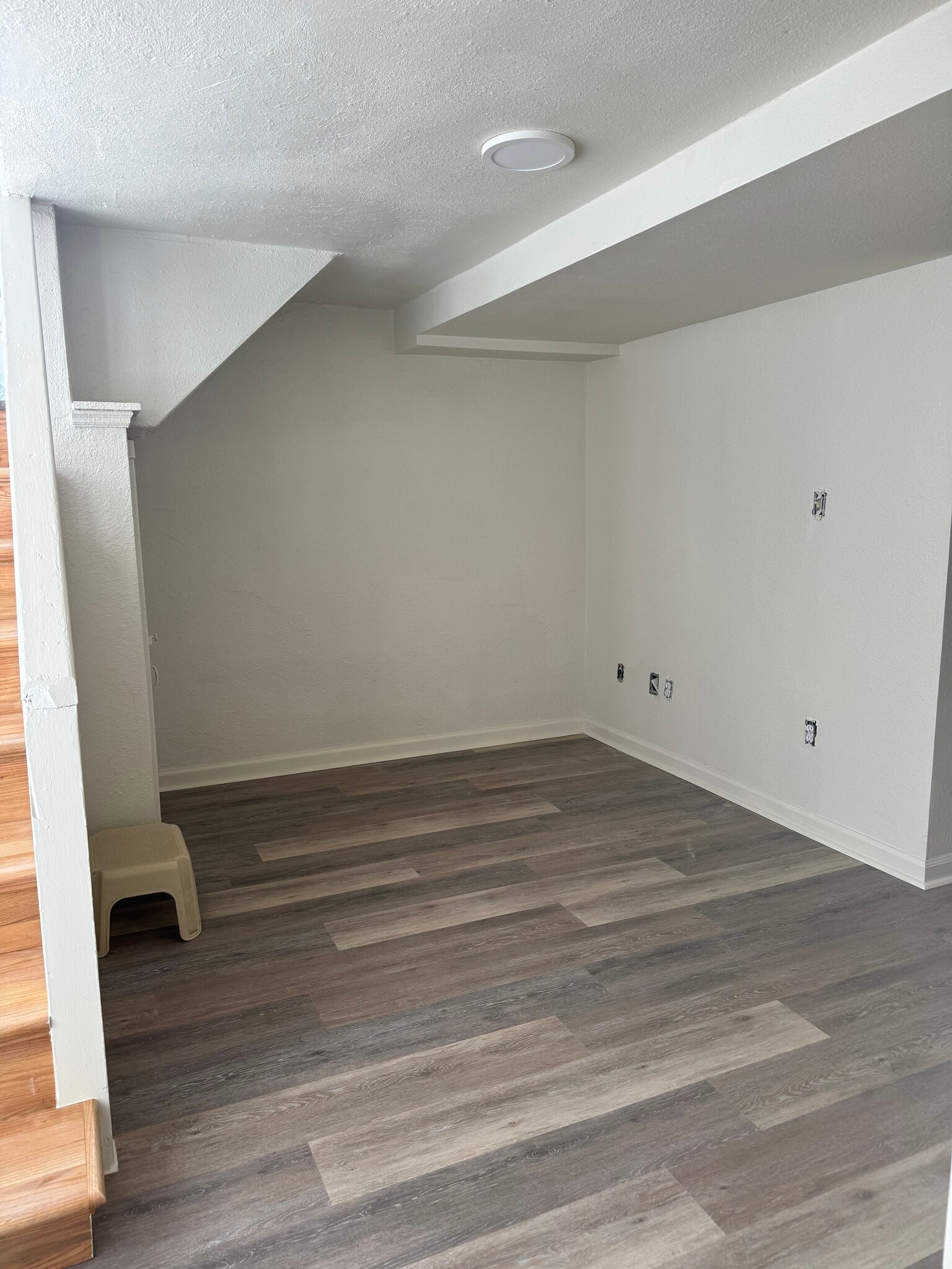 Building Photo - 3000 S Acoma St