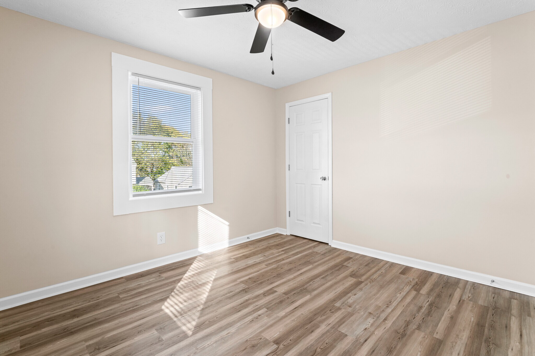 Building Photo - 1747 E Frankfort St