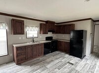 Building Photo - 3150 Plateau Dr