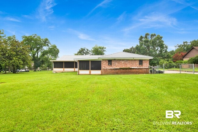Building Photo - 11525 Brenda Rd