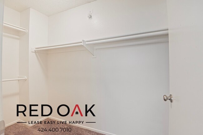 Building Photo - 8309 Cedros Ave