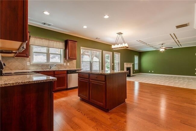 Building Photo - 3590 Falling Leaf Ln