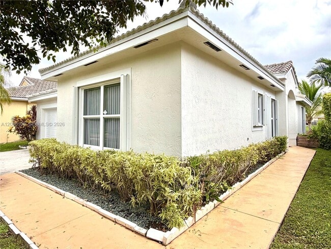 Building Photo - 7557 SW 164th Ct