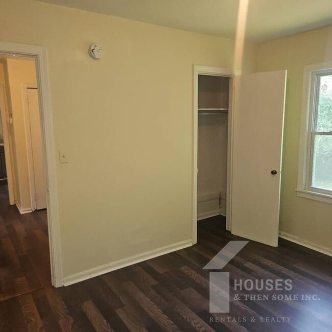 Building Photo - 44 Bagwell Cir