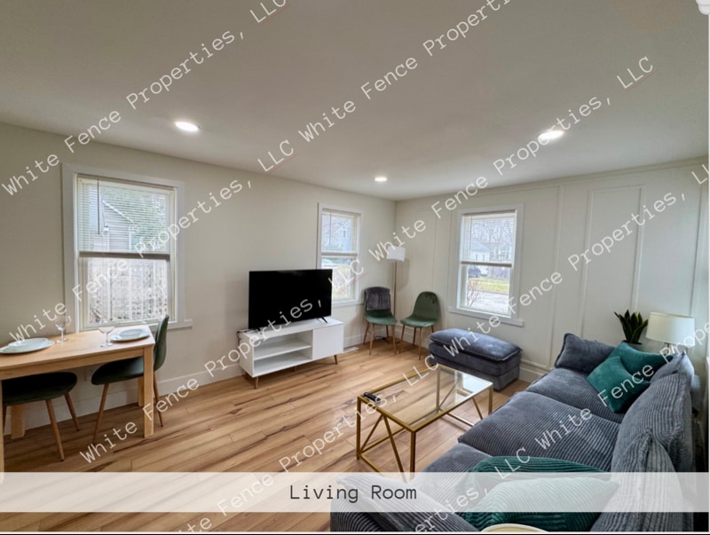 Building Photo - 247 Strong Ave