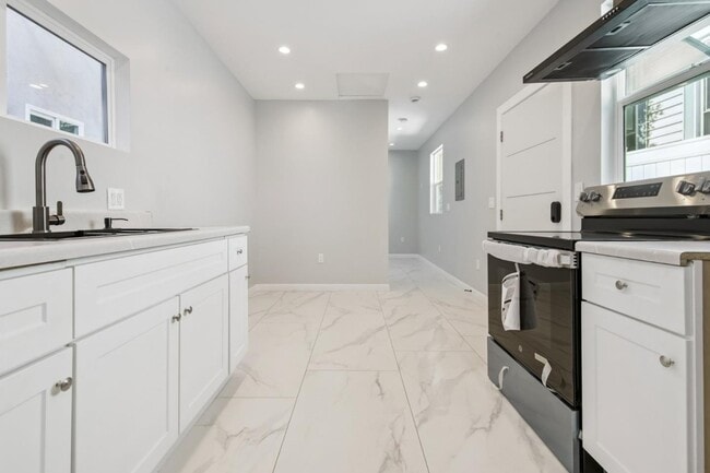 Building Photo - 6134 Fair Ave