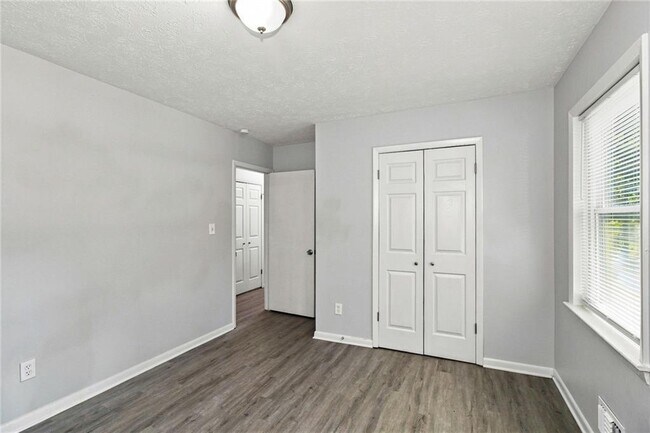 Building Photo - 10200 Top Tree Ct
