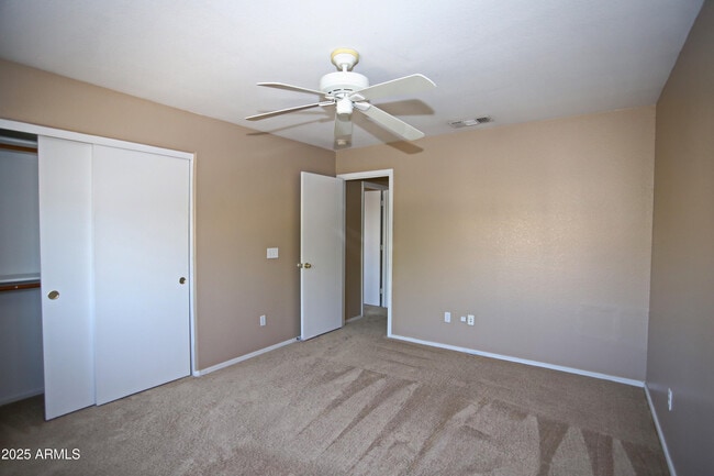 Building Photo - 842 N Naples Dr