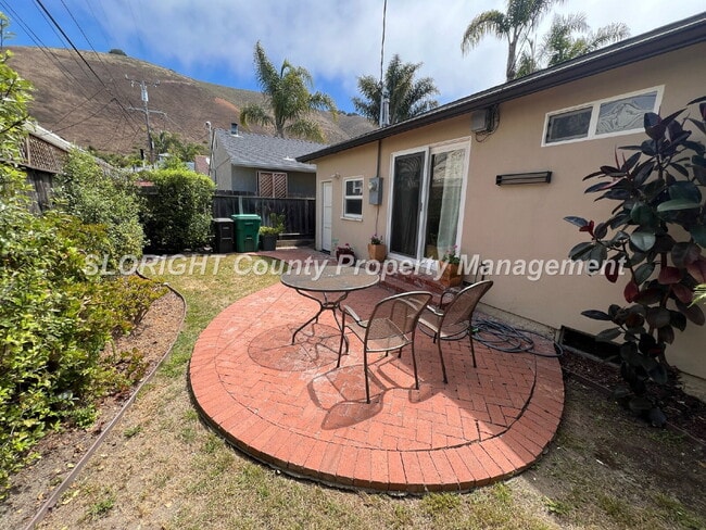 Building Photo - AVAILABLE OCTOBER- Charming Shell Beach Home - 2 Bed / 1 Bath