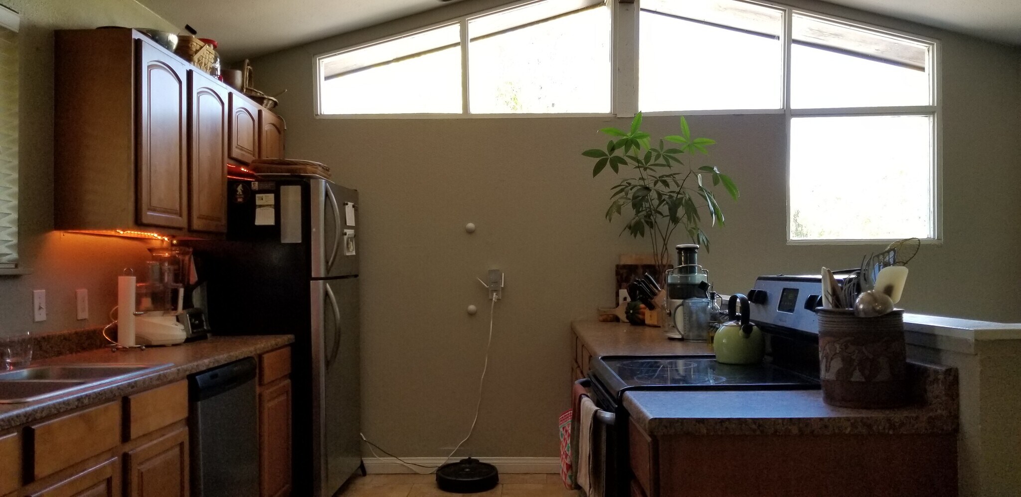 Kitchen - 2499 1/2 Pierce Street