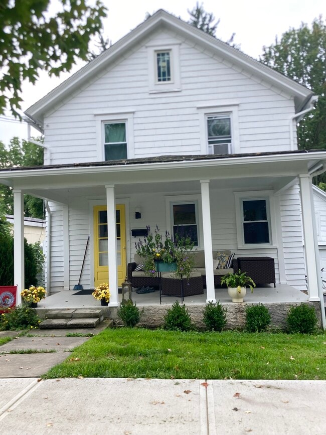 Primary Photo - 51 W Elizabeth St