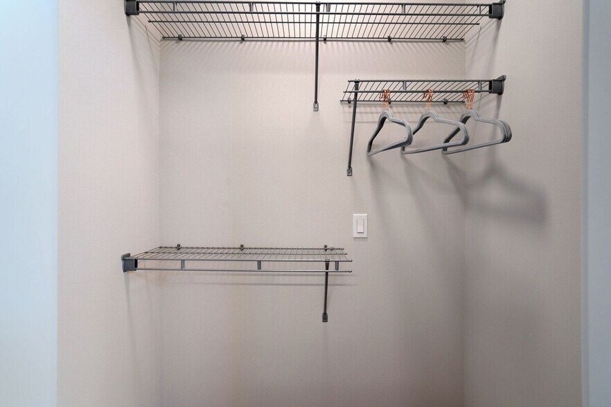 Building Photo - 4424 Burke Ave N