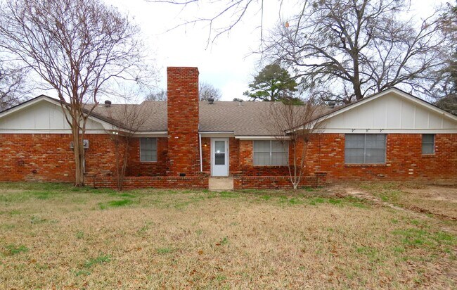 Building Photo - South Tyler! Beautiful 4 Bedroom, 3 Bath H...