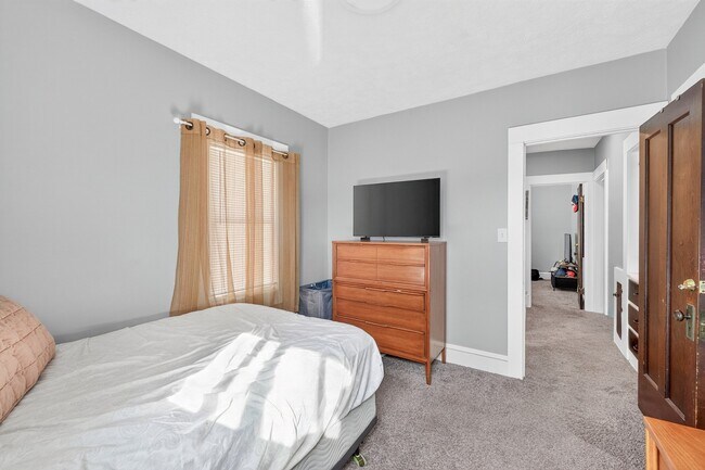 Building Photo - 2148 Bunts Rd