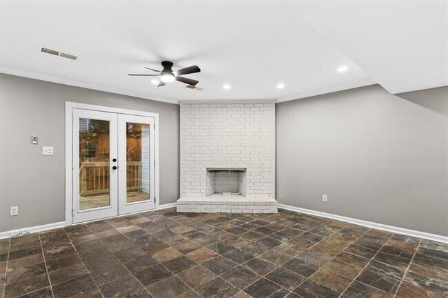 Building Photo - 1777 Twin Brooks Dr SE