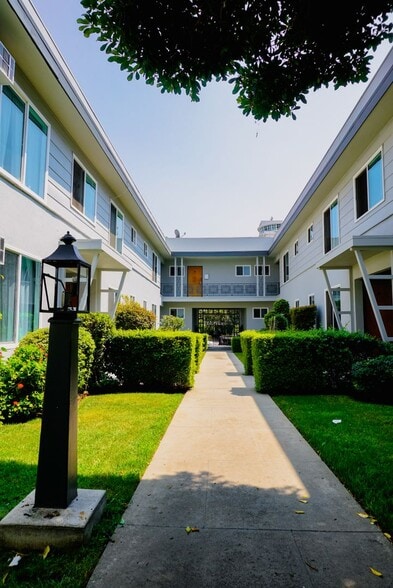 Building Photo - 1769 N Orange Dr