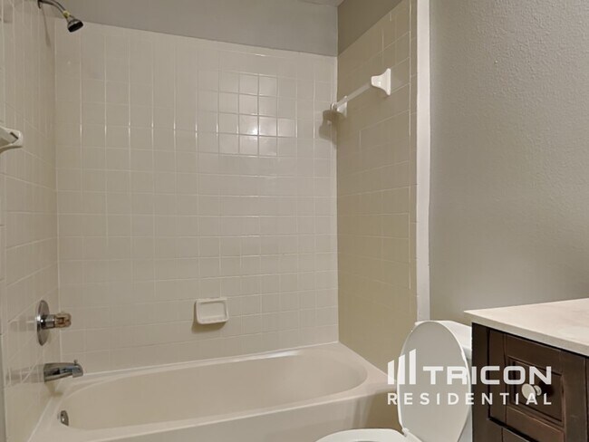 Building Photo - 12906 Brant Tree Dr