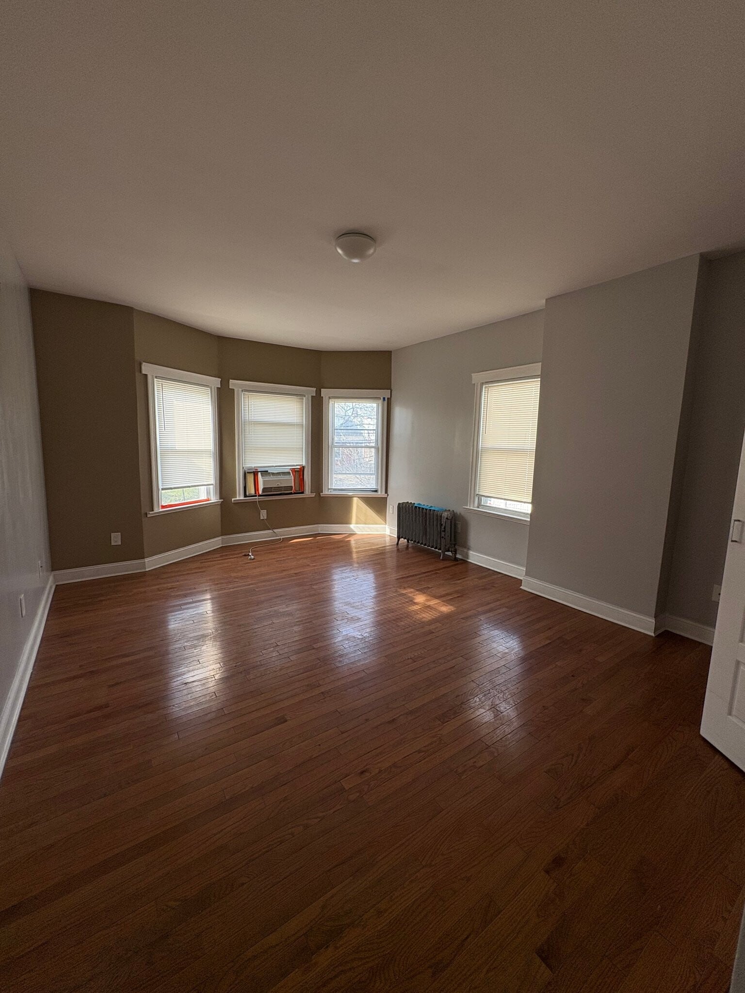 Building Photo - 150-20 86th Ave