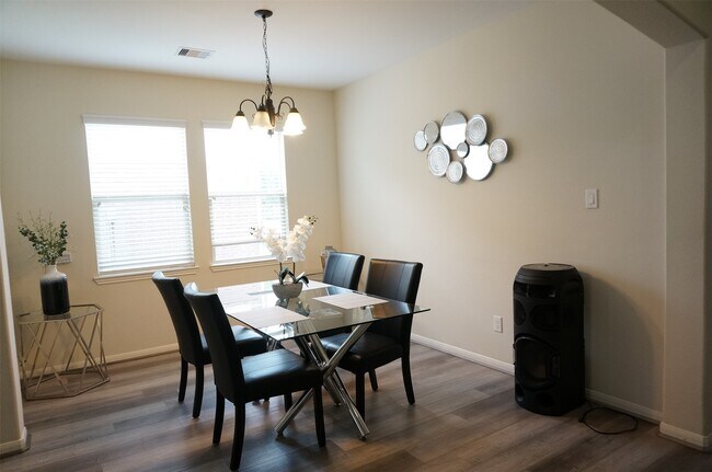 Building Photo - 2614 Whitetip Ct