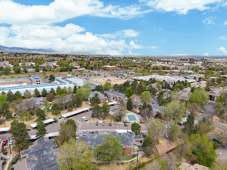 Building Photo - 857 S Van Gordon Ct