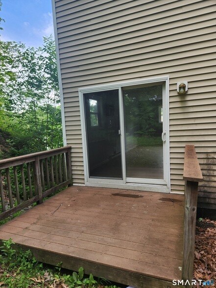 Building Photo - 1 Knollwood Dr