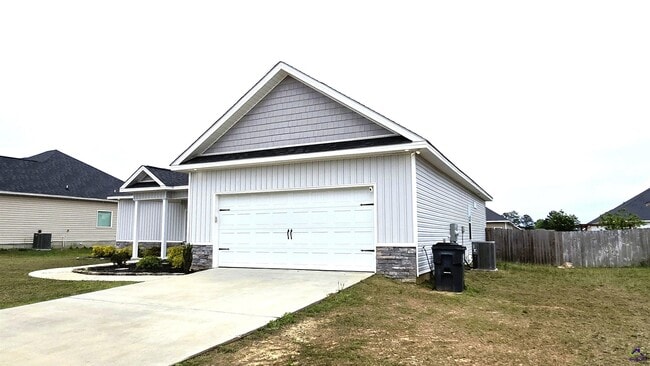 Building Photo - 1006 Adirondac Way