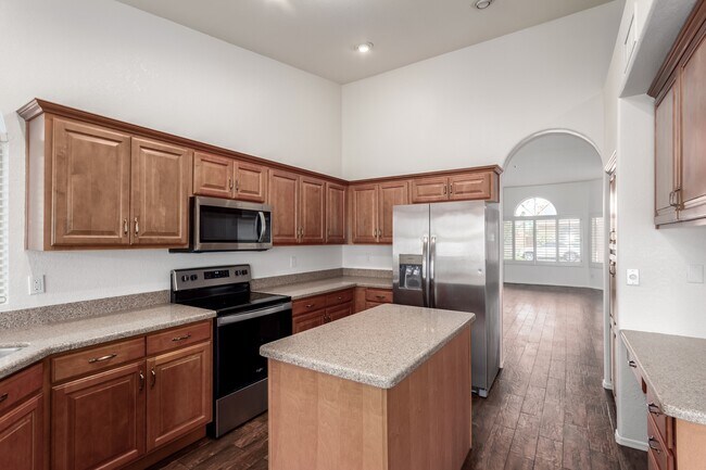 Building Photo - 9003 E Aster Dr