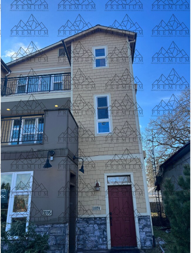Building Photo - Wilson Street Tri Plex
