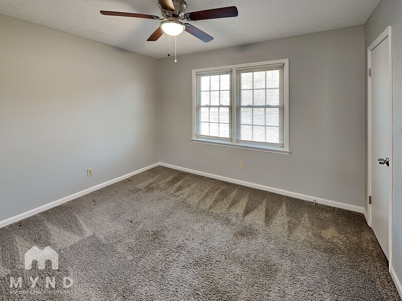 Building Photo - 808 E Spring St