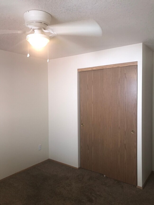 Building Photo - This one level charmer won't last long! 3 ...