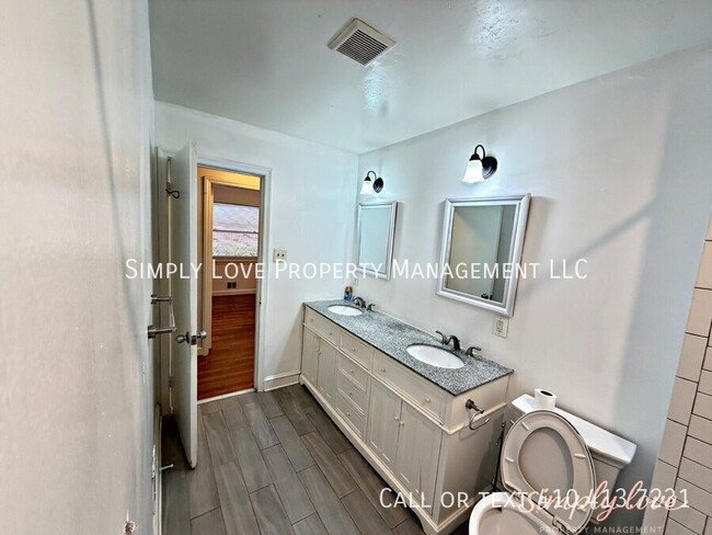 Building Photo - 4526 Albion Rd