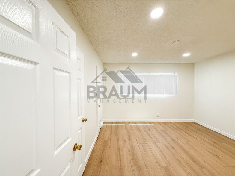 Building Photo - 5433 Sepulveda Blvd