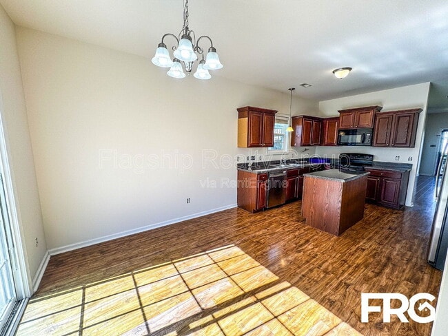 Building Photo - 1021 Jade Ln