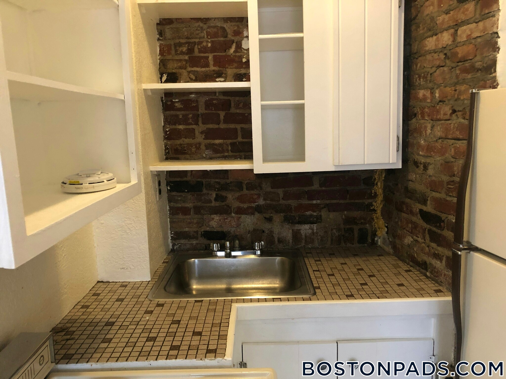 Building Photo - 40 Anderson St