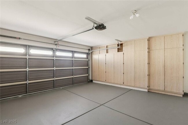 Building Photo - 7501 Bush Garden Ave