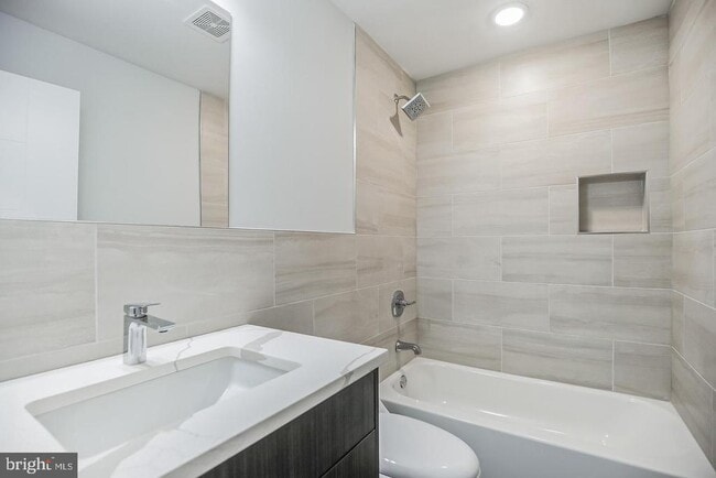 Building Photo - 2218 N Marshall St