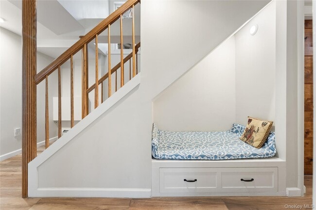 Building Photo - 92 Pocantico St