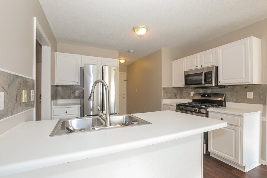 Building Photo - 231 Carson's Cove