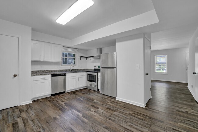 Building Photo - 4520 Coopers Creek Cir SE